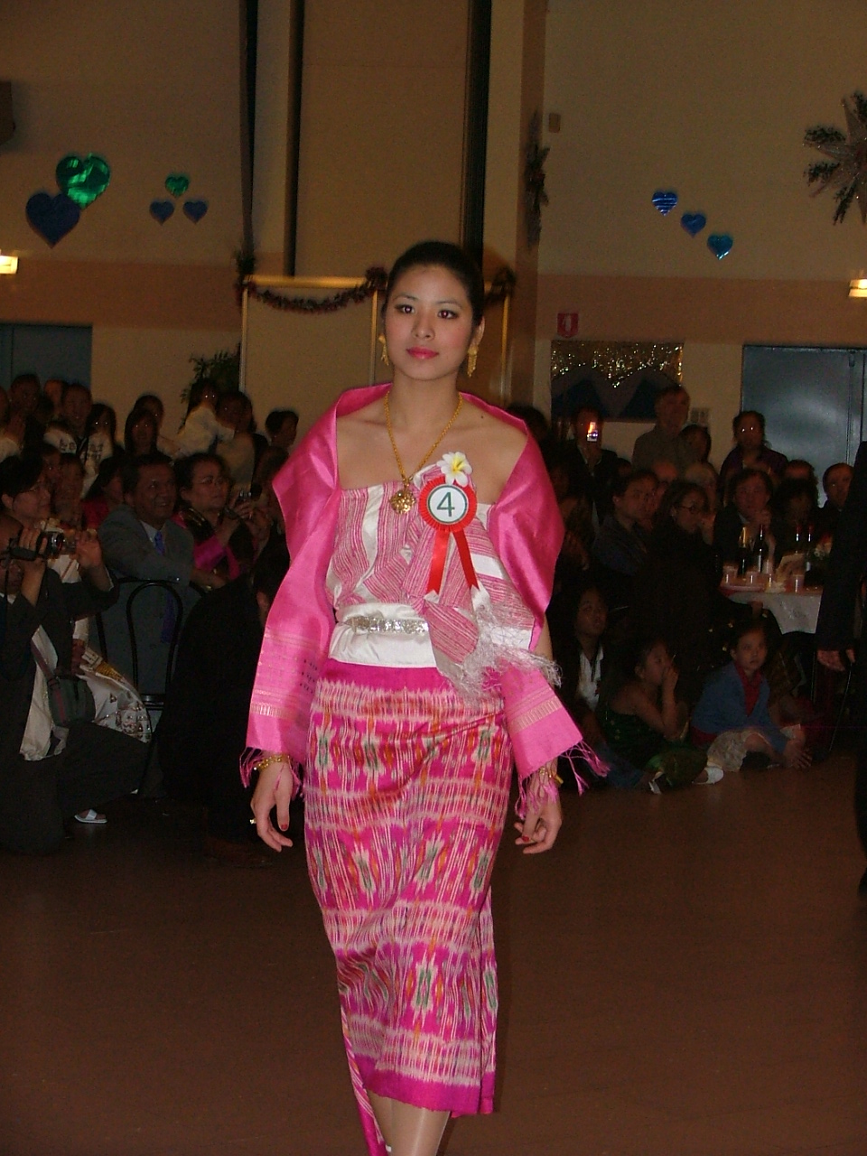 soirée pimay lao 2007associa.femmes lao en france 209.jpg